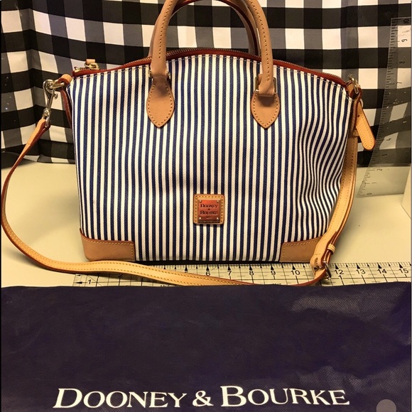 MWOT Dooney and Burke purse - Picture 14 of 15